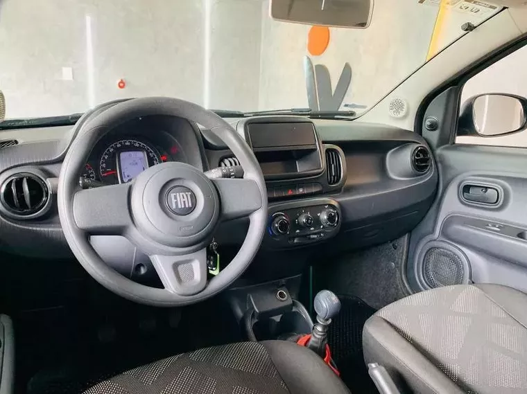 Fiat Mobi Preto 11