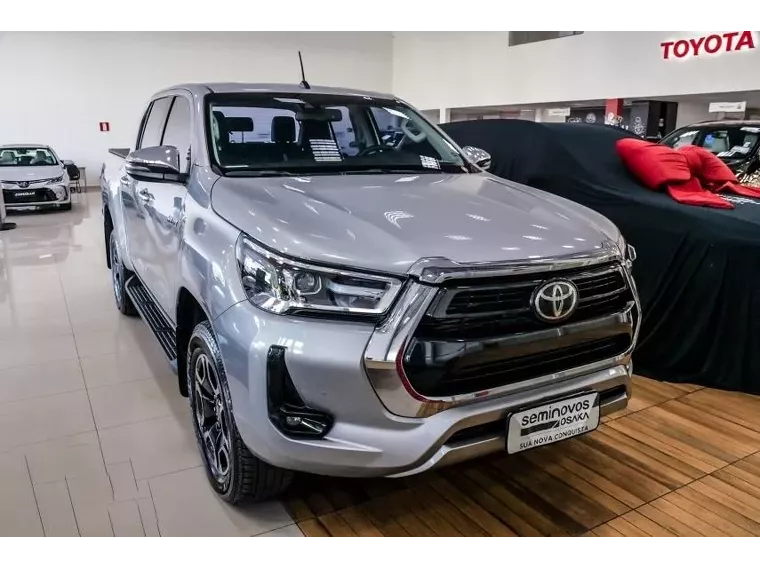 Toyota Hilux Prata 18