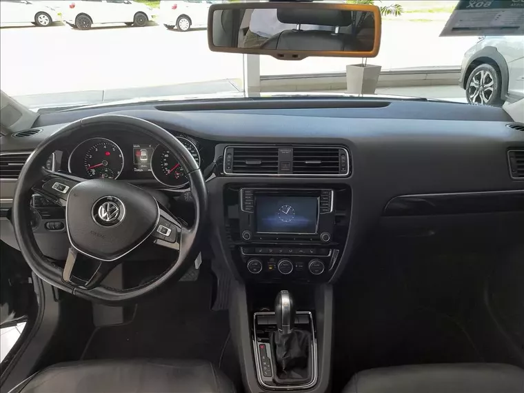 Volkswagen Jetta Preto 13