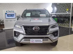 Hilux SW4