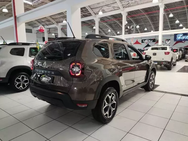 Renault Duster Marrom 11