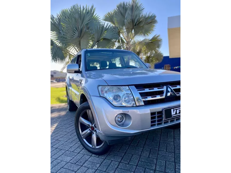 Mitsubishi Pajero Full Prata 3