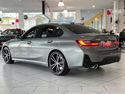 BMW 320i