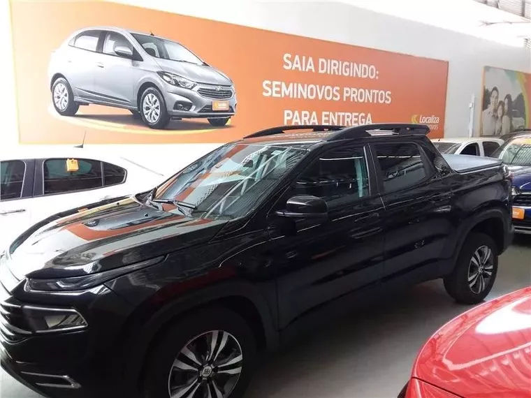 Fiat Toro Preto 8