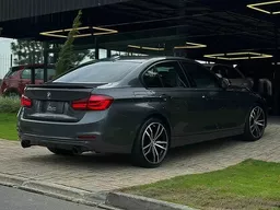 BMW 320i