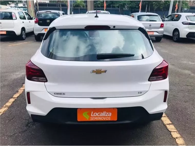 Chevrolet Onix Branco 2