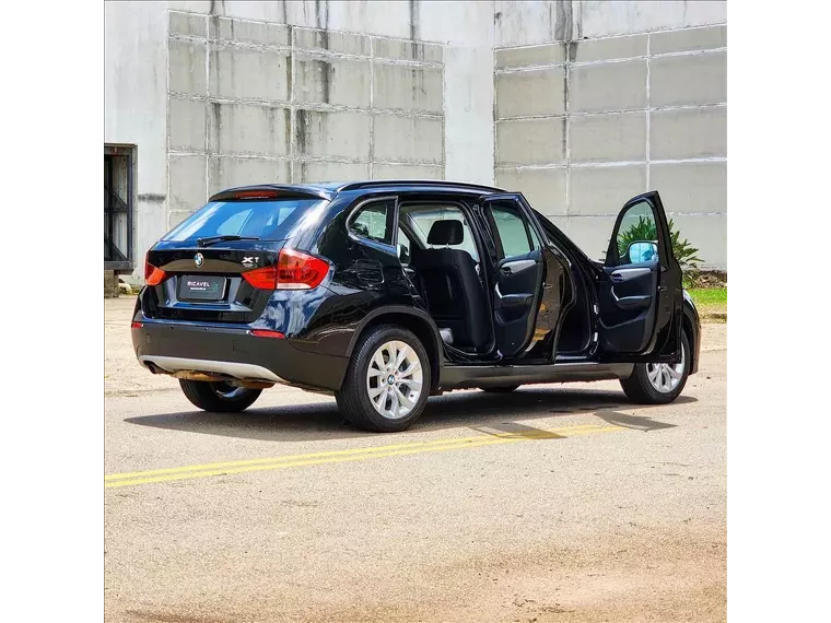 BMW X1 Preto 8