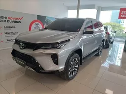 Toyota Hilux SW4