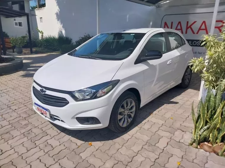 Chevrolet Onix Branco 2