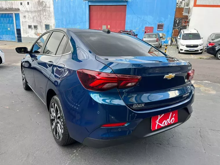 Chevrolet Onix Azul 4