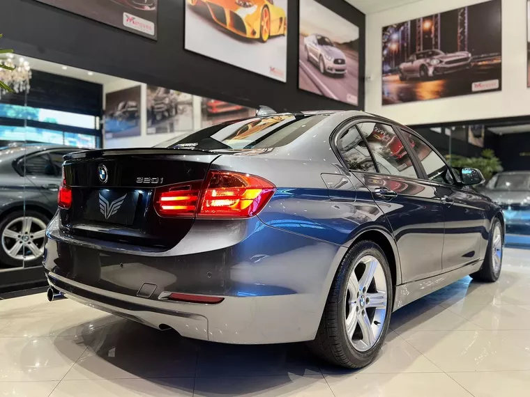 BMW 320i Cinza 12