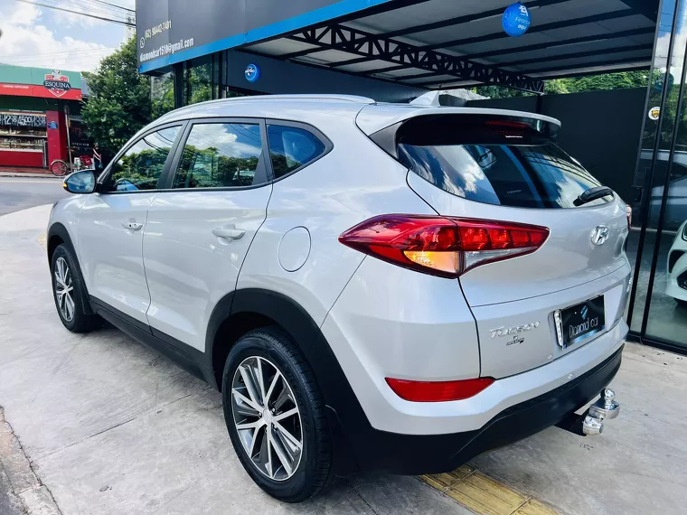 Hyundai Tucson Prata 11