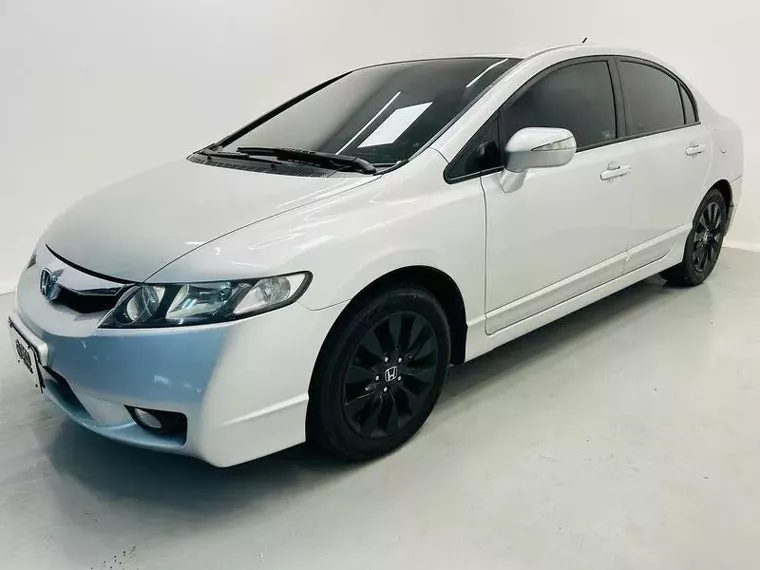 Honda Civic Prata 3