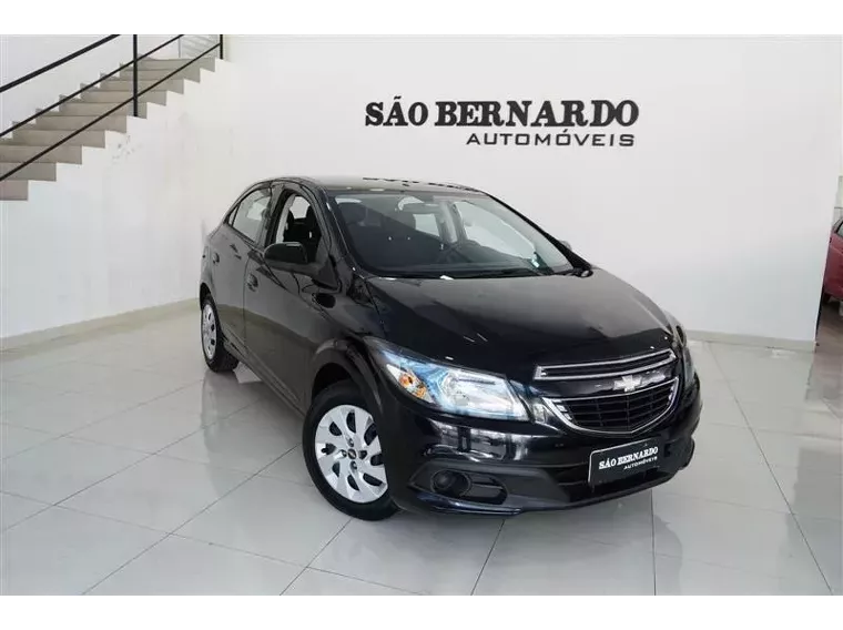 Chevrolet Onix Preto 1