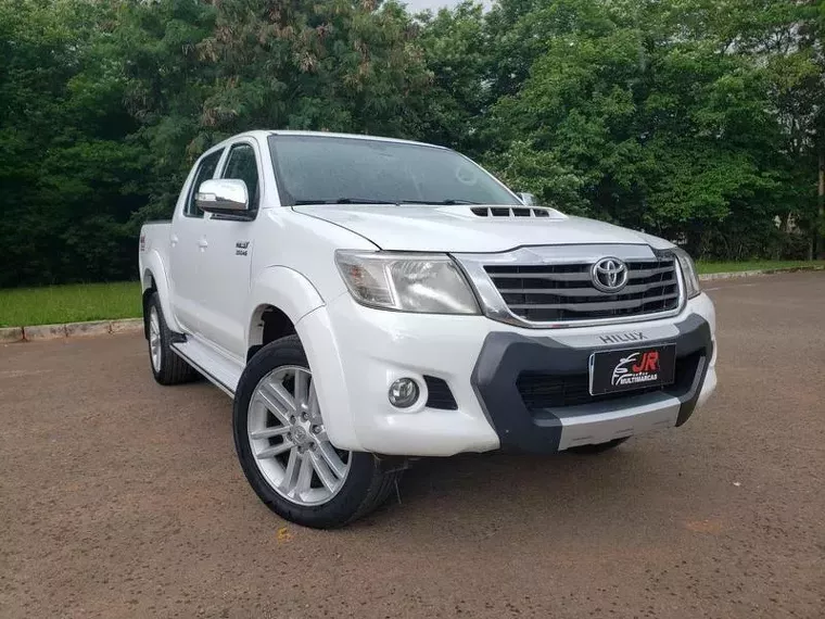 Toyota Hilux Branco 12