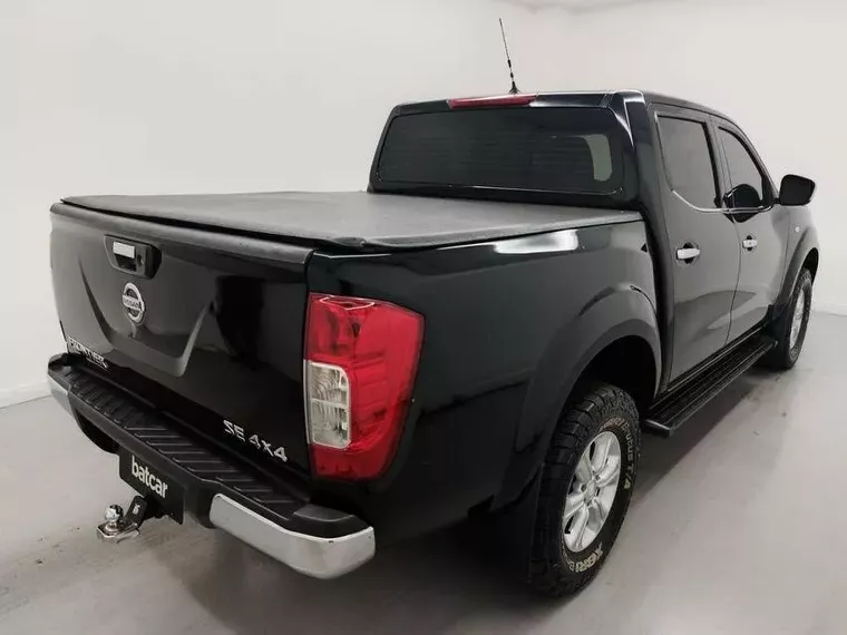 Nissan Frontier Preto 13