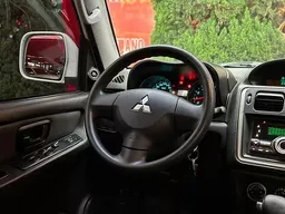 Mitsubishi Pajero TR4