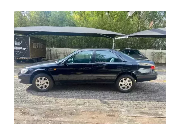 Toyota Camry Preto 8