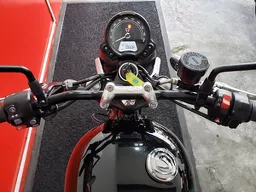 Triumph Street Twin