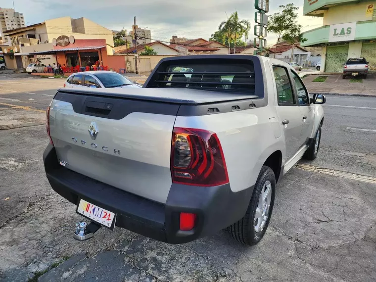 Renault Duster Oroch Prata 5