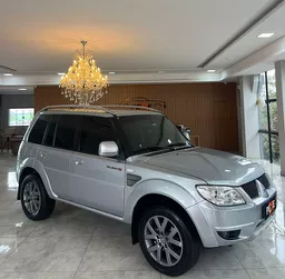 Mitsubishi Pajero TR4