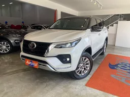 Toyota Hilux SW4