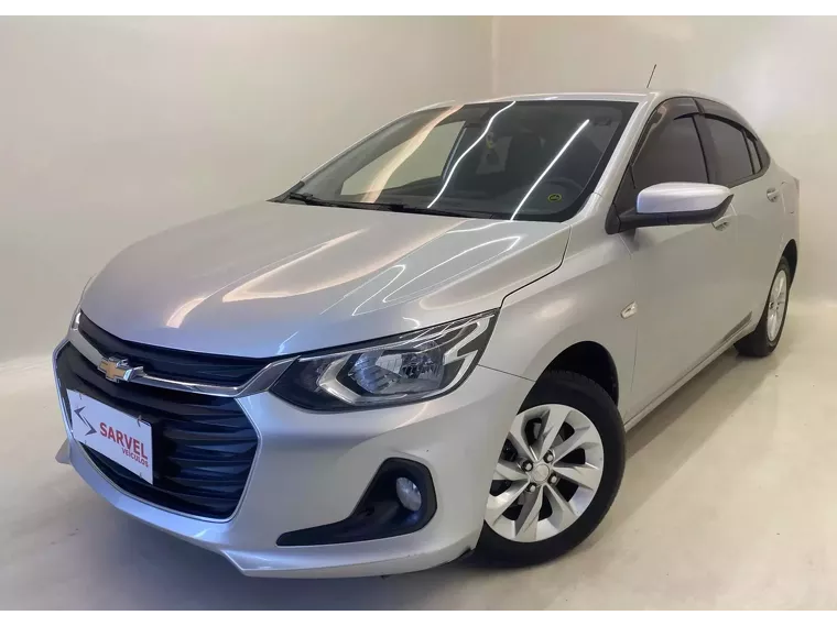 Chevrolet Onix Prata 6