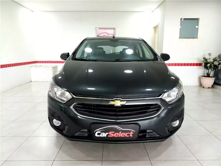 Chevrolet Onix Cinza 1