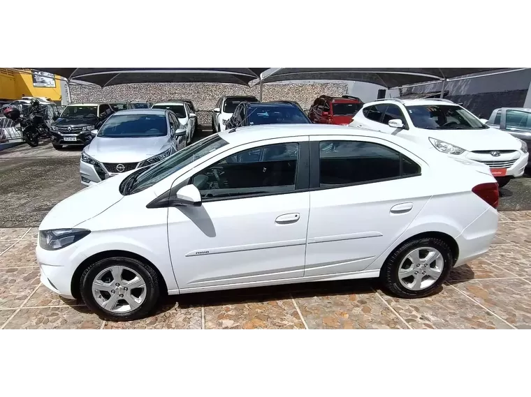 Chevrolet Prisma Branco 15