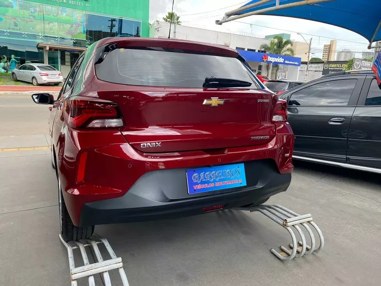 Chevrolet Onix Vermelho 11