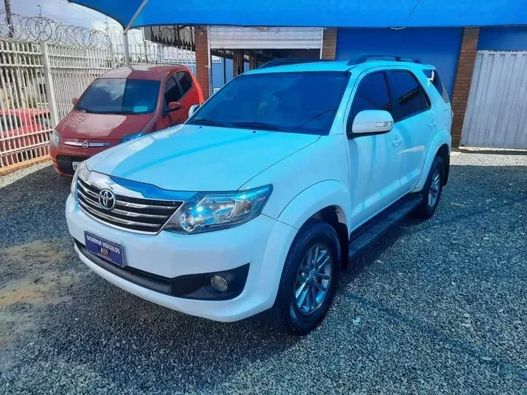 Toyota Hilux SW4 Branco 10