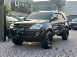 Toyota Hilux SW4