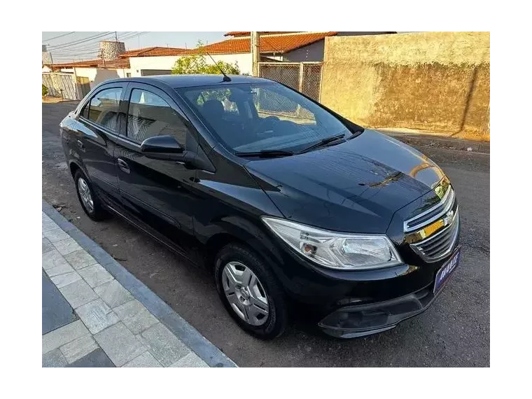 Chevrolet Prisma Preto 10