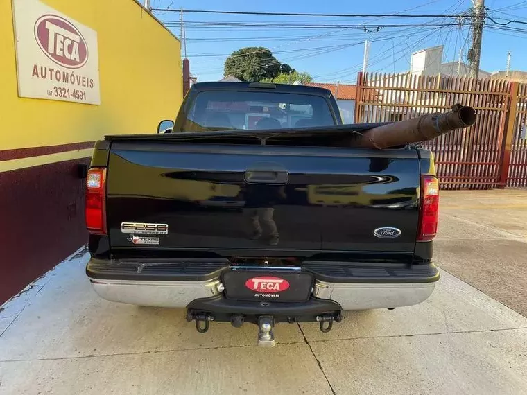 Ford F-250 Preto 4