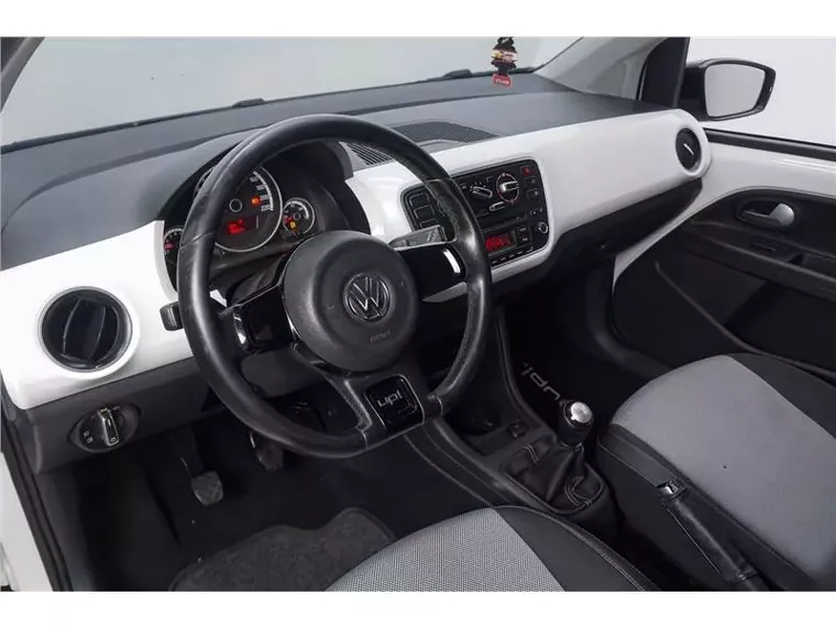 Volkswagen UP Branco 14