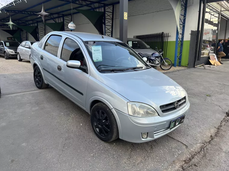 Chevrolet Corsa Prata 1