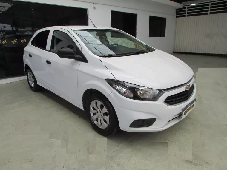 Chevrolet Onix Branco 10