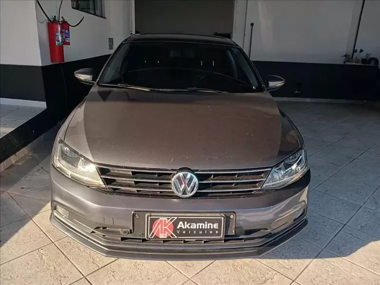 Volkswagen Jetta Cinza 9