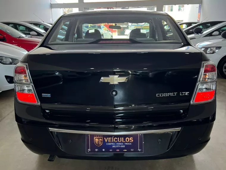 Chevrolet Cobalt Preto 6