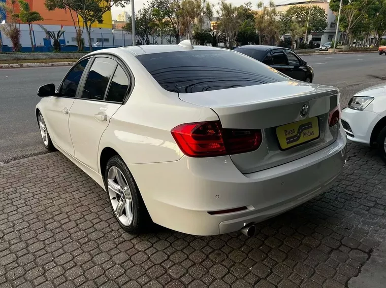 BMW 320i Branco 6