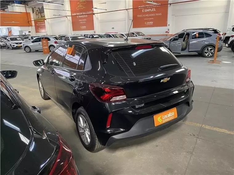 Chevrolet Onix Preto 7