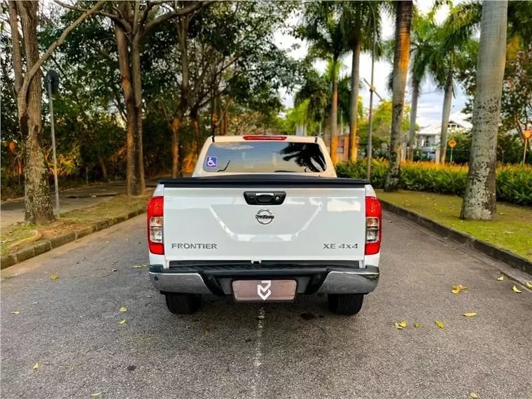 Nissan Frontier Branco 9