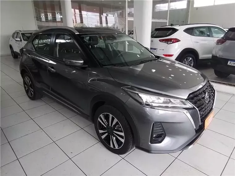 Nissan Kicks Cinza 3