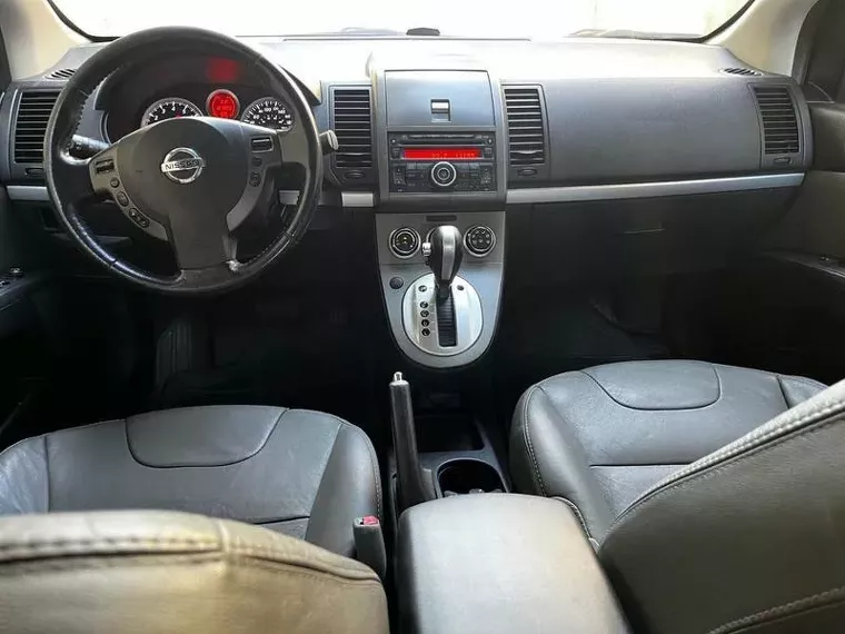 Nissan Sentra Preto 8