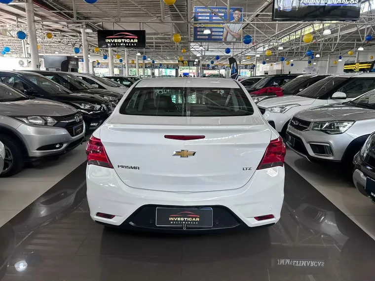 Chevrolet Prisma Branco 5