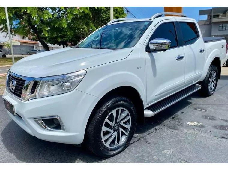 Nissan Frontier Branco 4