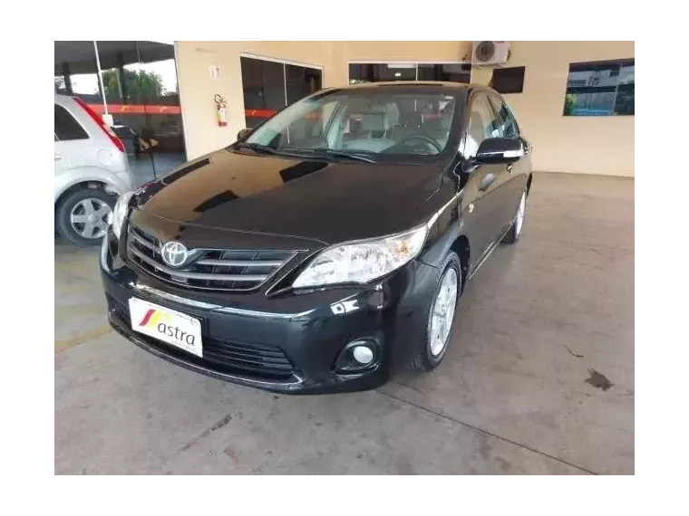 Toyota Corolla Preto 4