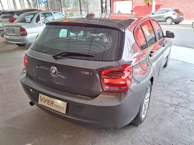 BMW 118i Cinza 9