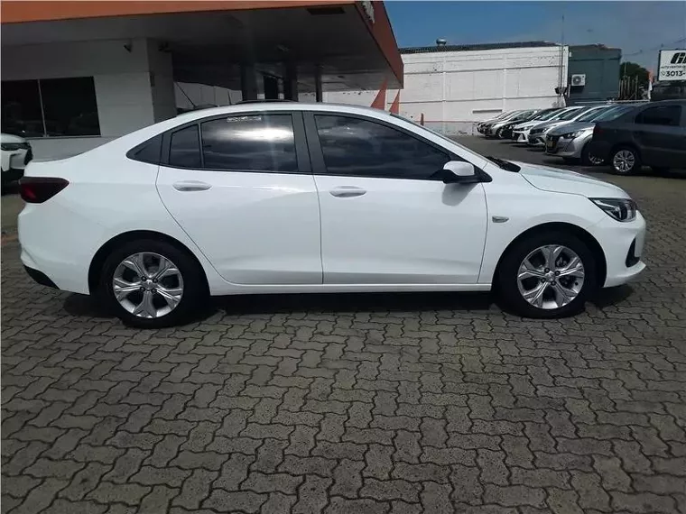 Chevrolet Onix Branco 3