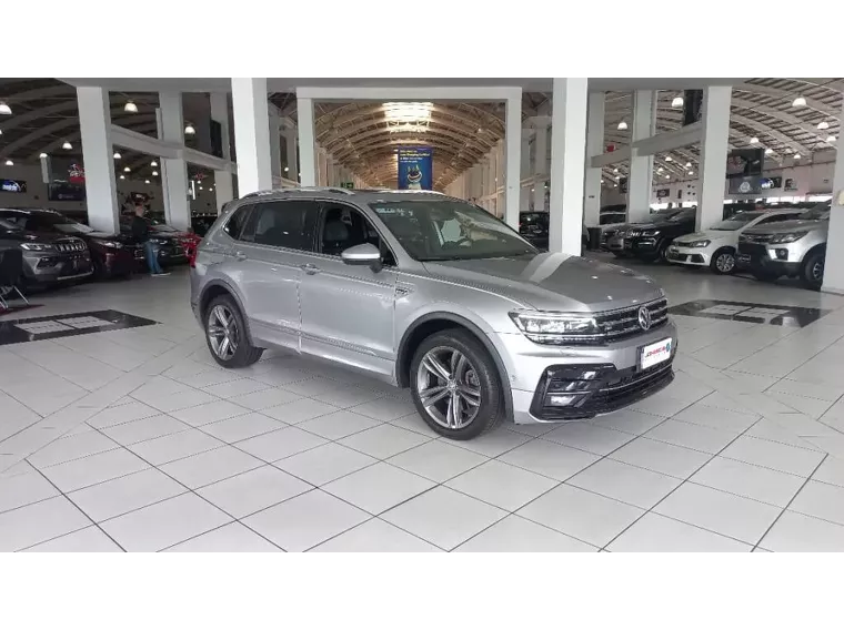 Volkswagen Tiguan Prata 20